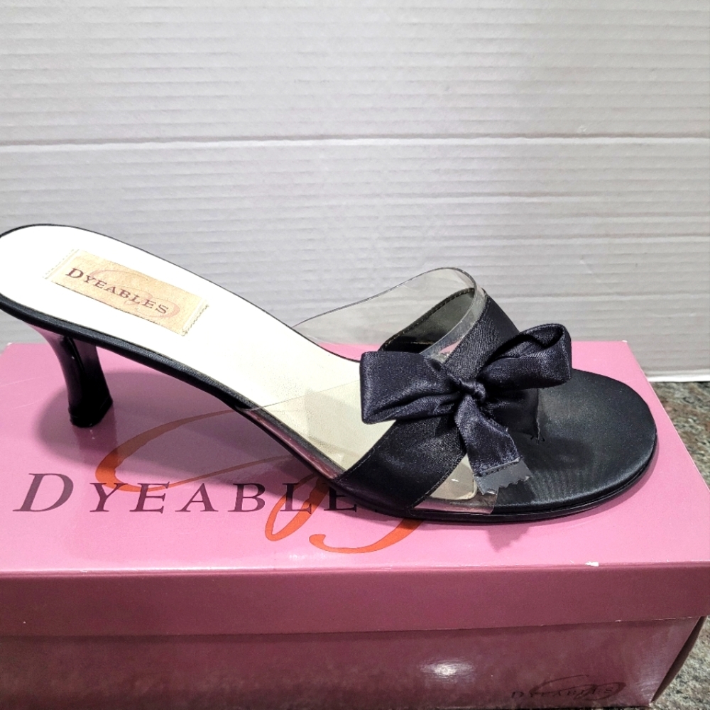 Dyeables Rainbow sz 8.5B blk sandals